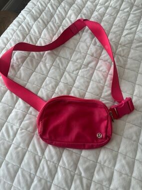 lululemon athletica Bright Pink Crossbody Fanny Pack